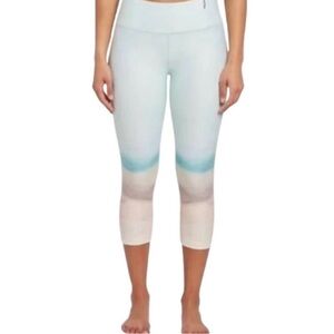 Women's M CALIA by Carrie Underwood Landscape/Seascape print Leggings